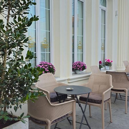 Patza-Kuqani Hotel Ambasada Qta מראה חיצוני תמונה