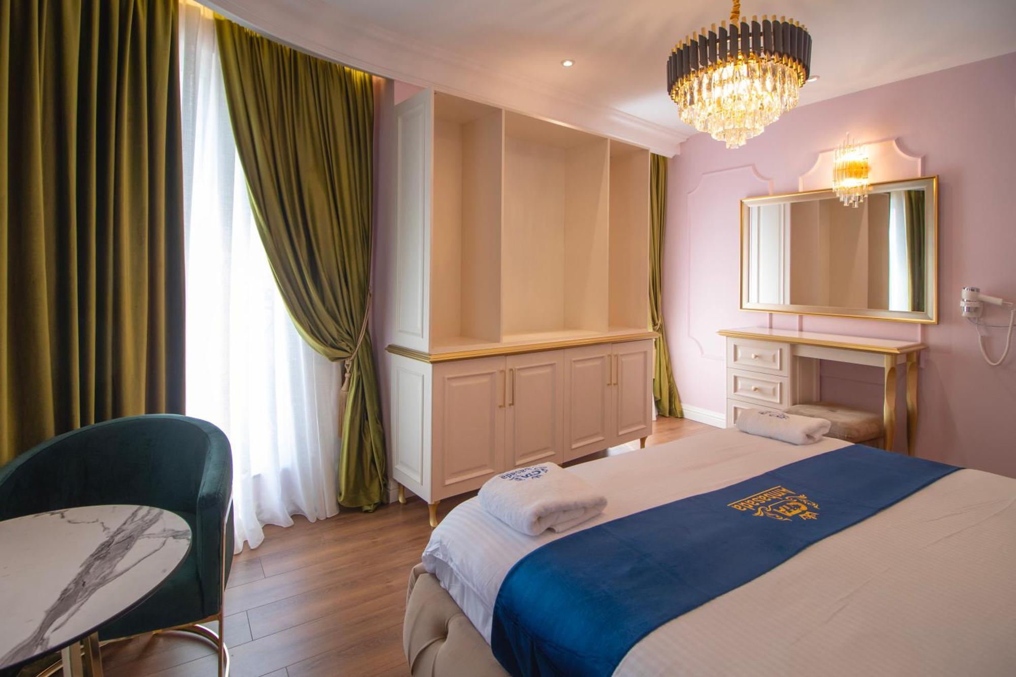 Patza-Kuqani Hotel Ambasada Qta מראה חיצוני תמונה