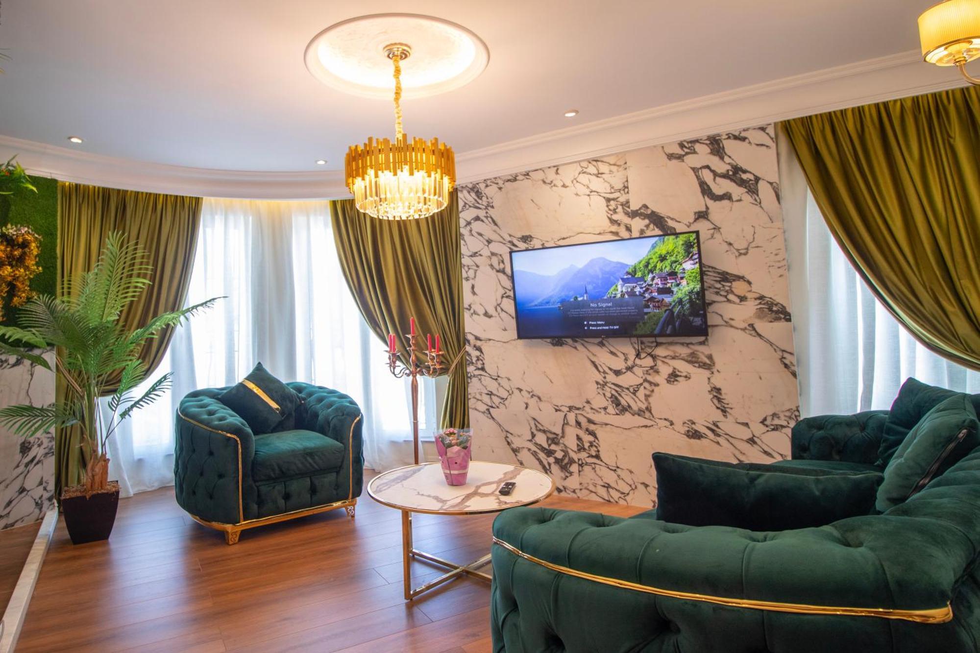 Patza-Kuqani Hotel Ambasada Qta מראה חיצוני תמונה