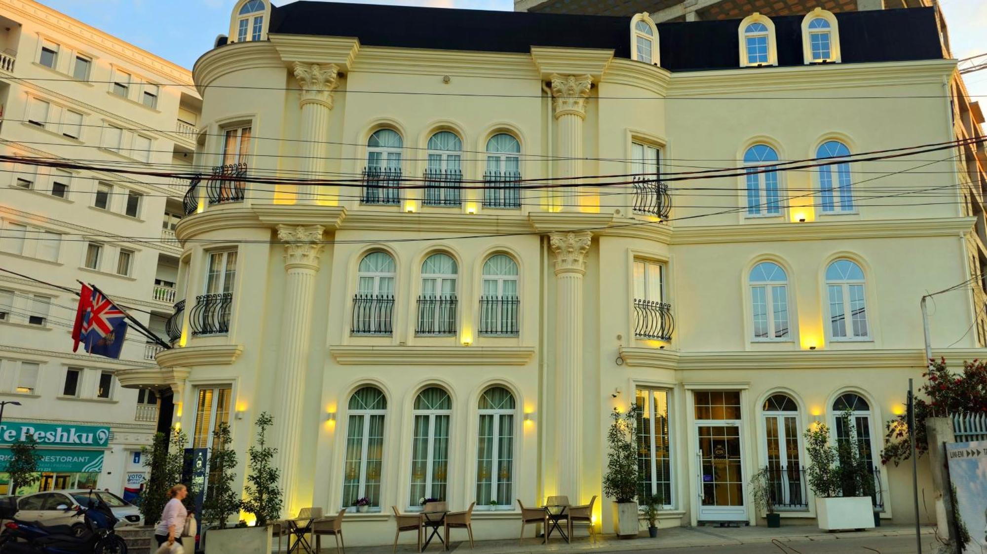 Patza-Kuqani Hotel Ambasada Qta מראה חיצוני תמונה